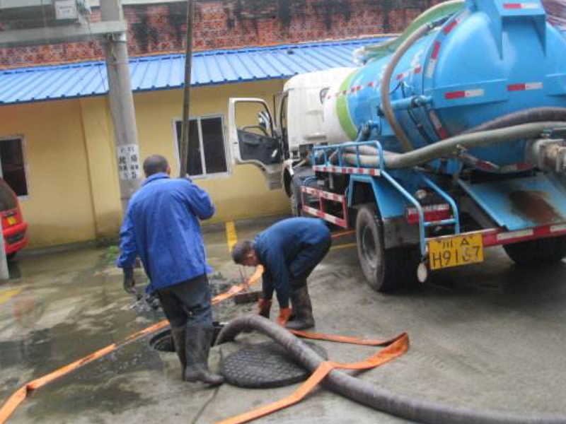 全东莞自备高压车吸粪车 各种管道疏通、防水补漏服务